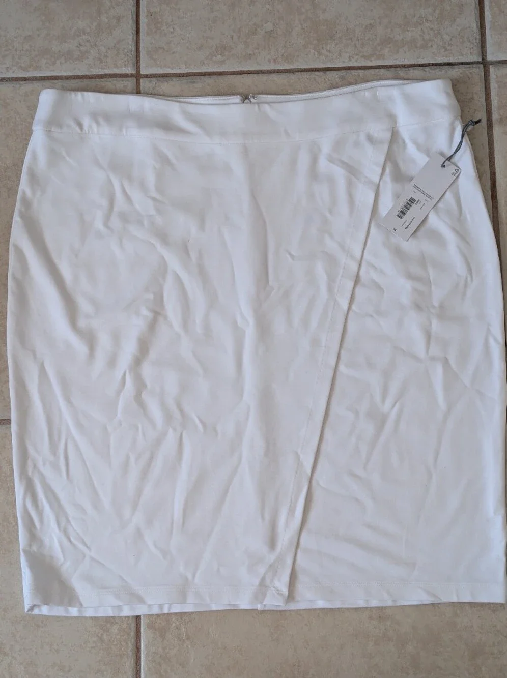 Liz Claiborne White Knit Skirt Size 16 NWT